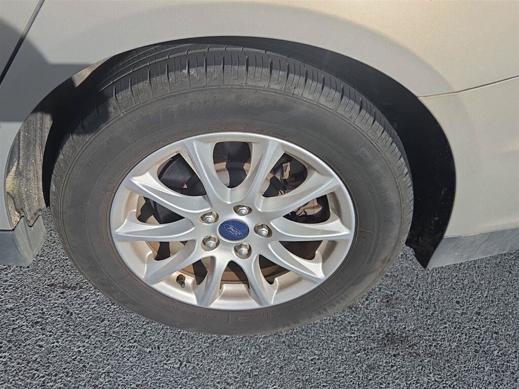 Used 2016 Ford Fusion S FWD image 19