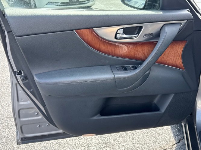 Used 2010 INFINITI FX35 AWD w/ Navigation Pkg image 16