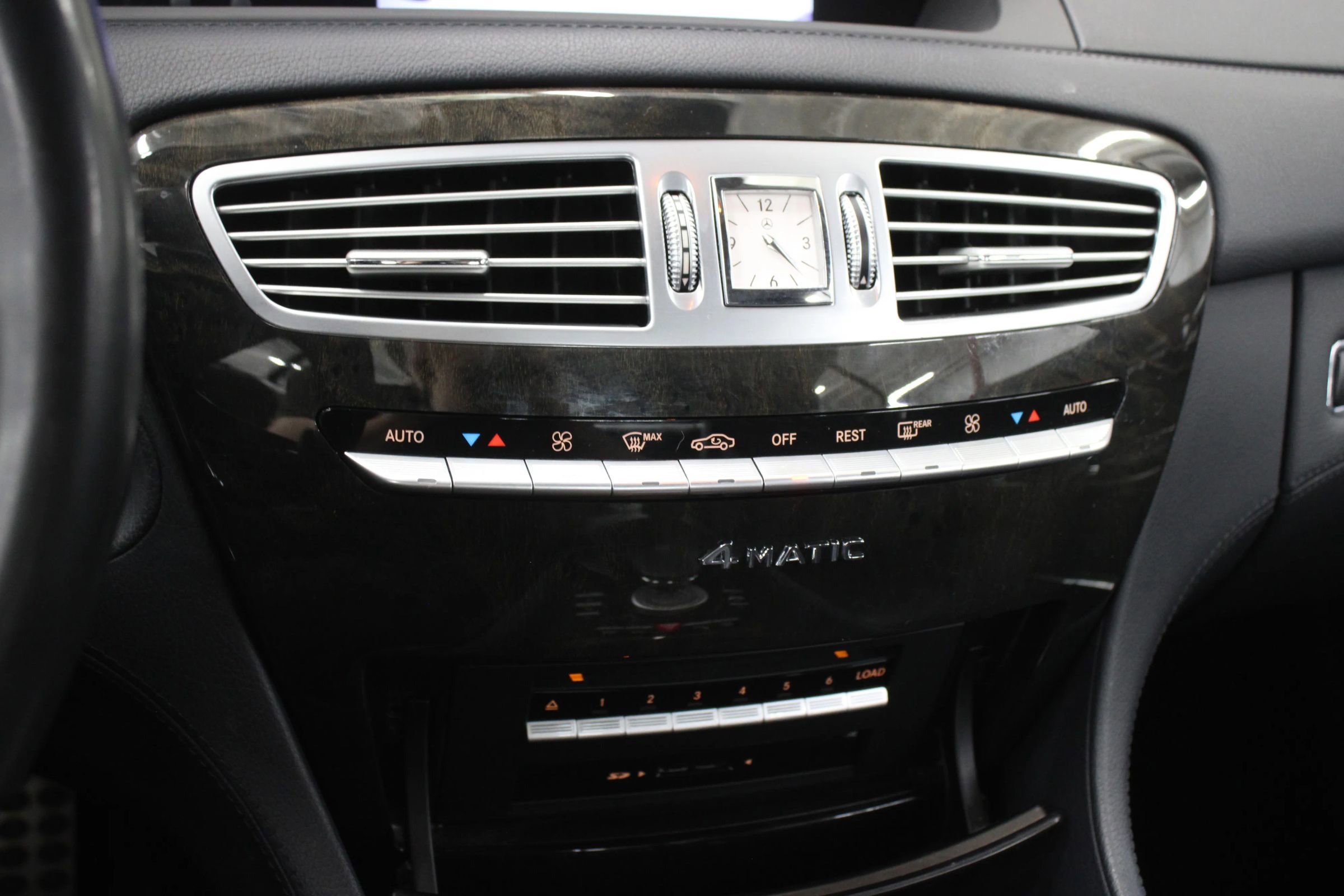 Used 2012 Mercedes-Benz CL 550 4MATIC image 22