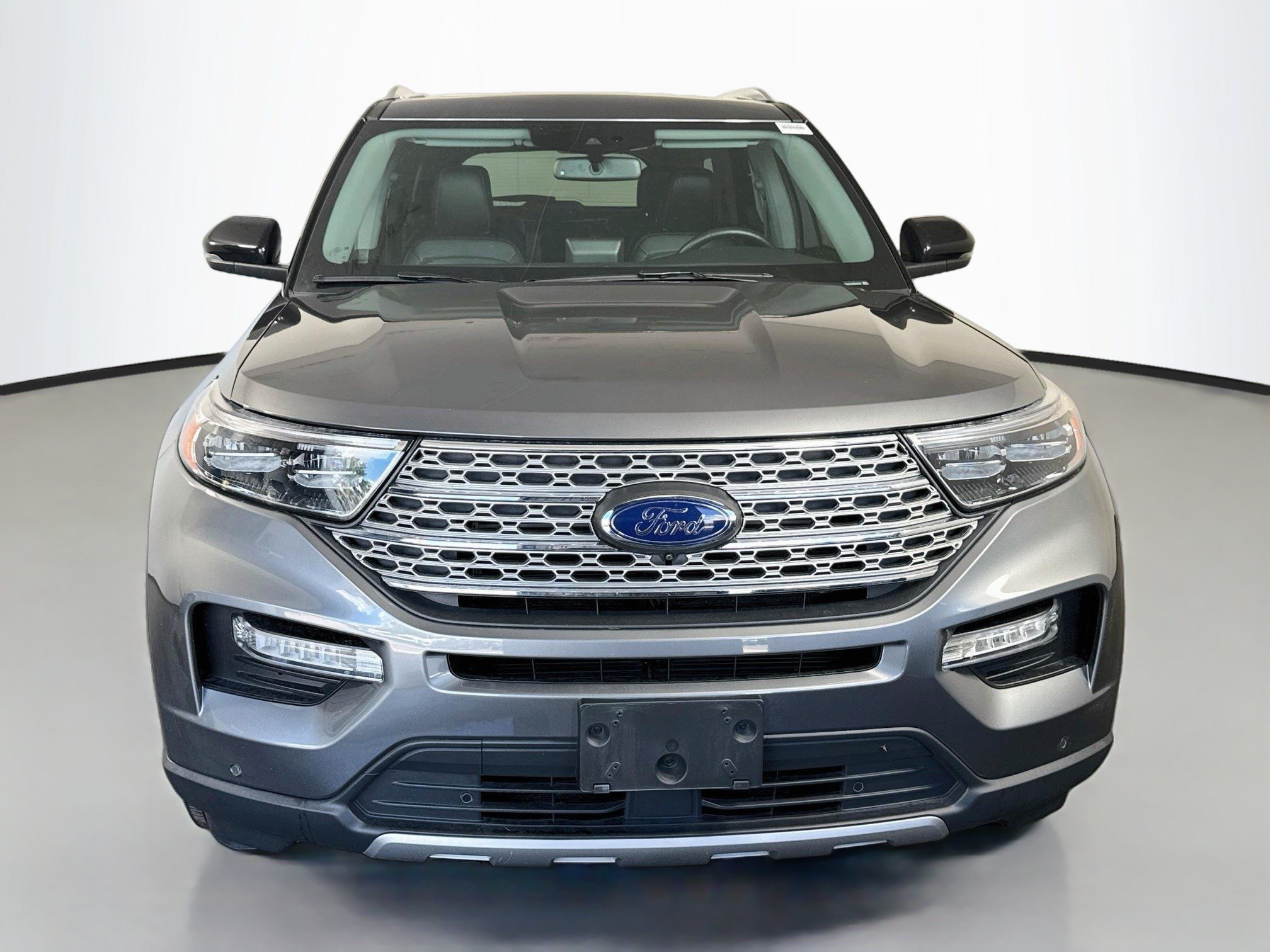Used 2024 Ford Explorer Limited w/ Limited Technology Package RWD image 2