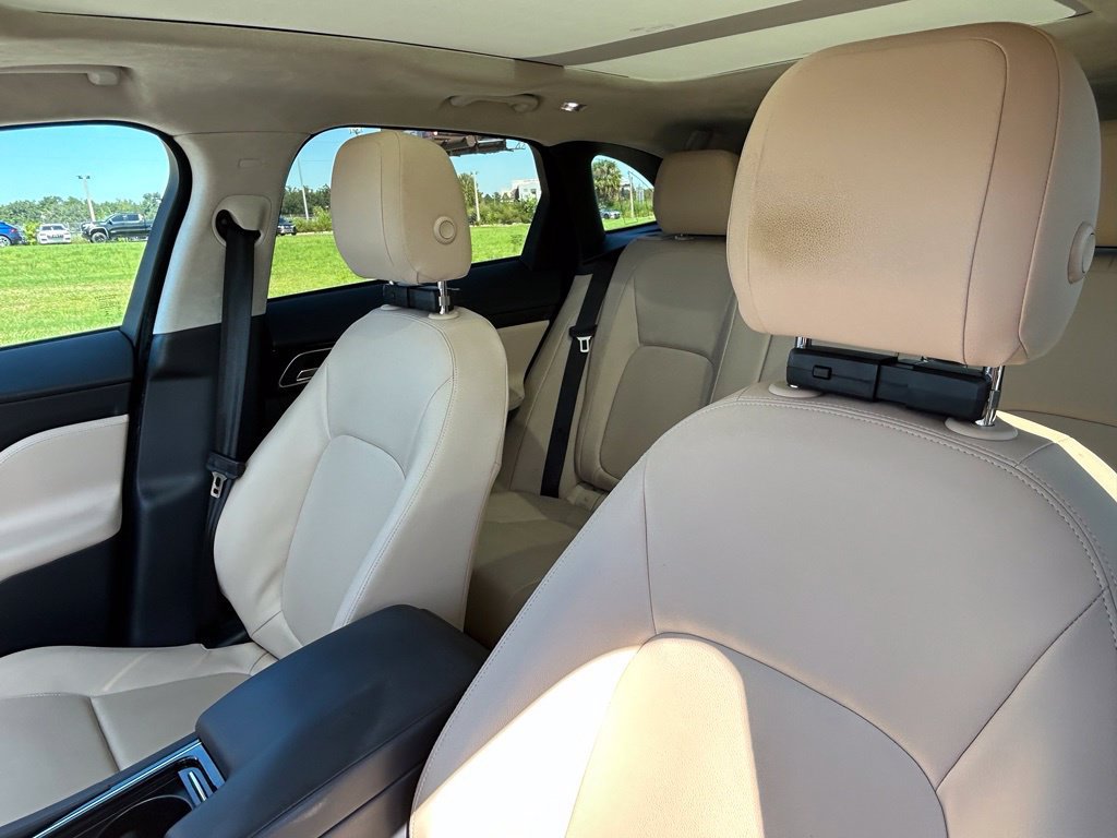 Used 2019 Jaguar F-PACE Premium AWD/4WD image 17