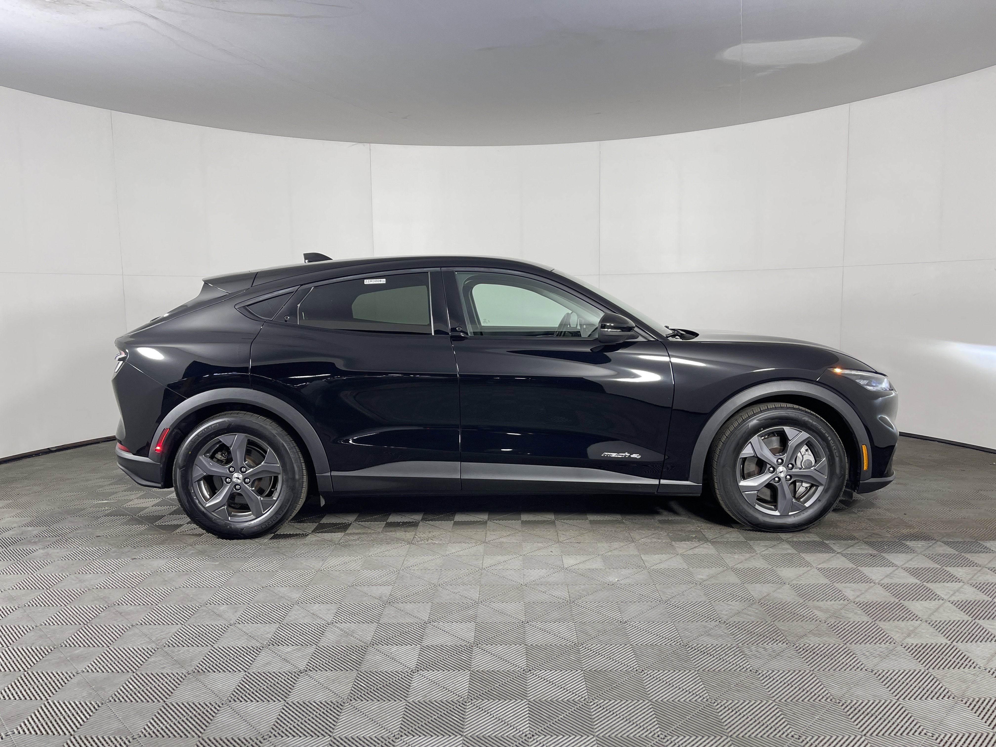 Used 2021 Ford Mustang Mach-E Select image 5