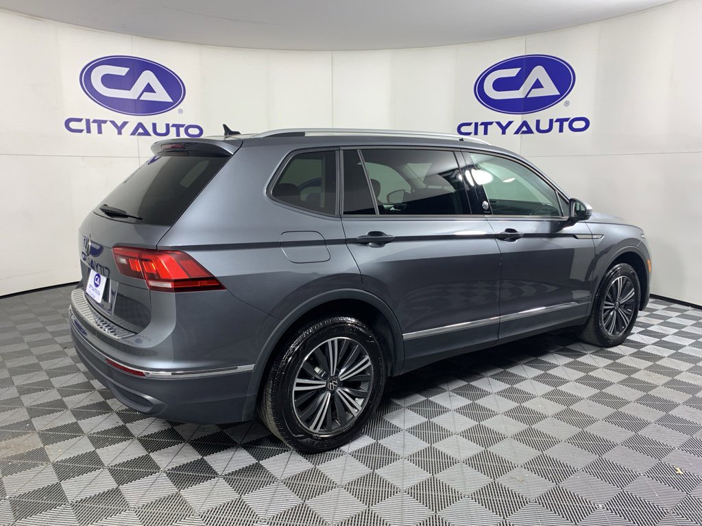 Used 2024 Volkswagen Tiguan Wolfsburg Edition image 3