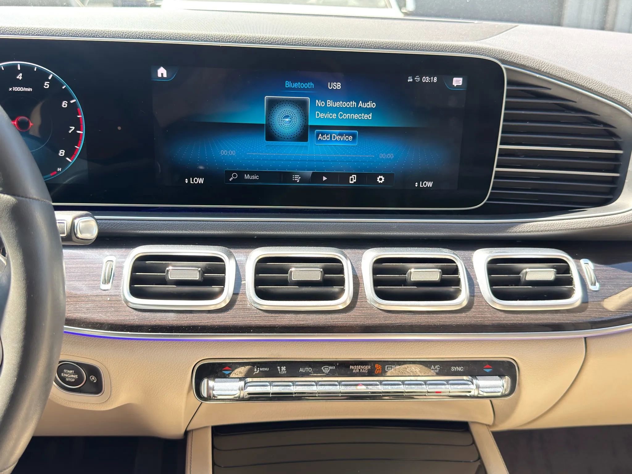 Used 2020 Mercedes-Benz GLE 350 4MATIC w/ Premium Package image 17