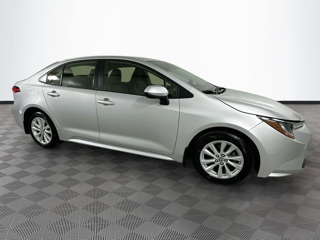 Used 2023 Toyota Corolla LE w/ LE Convenience Package image 8