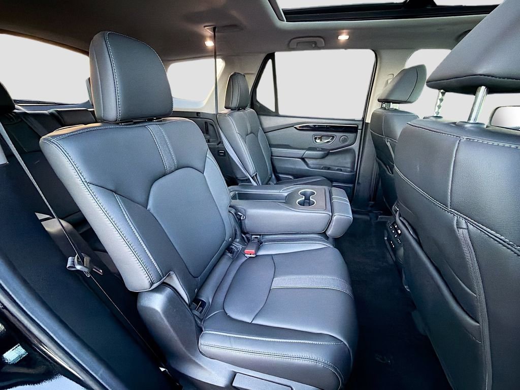 Used 2025 Honda Pilot Touring image 30