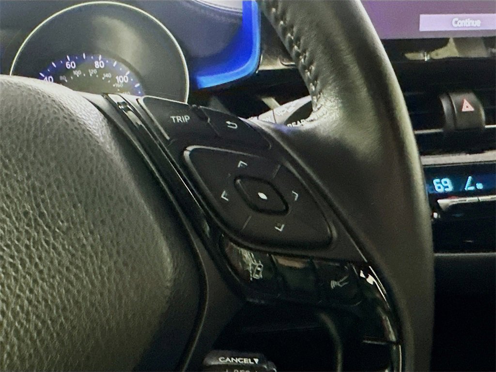 Used 2021 Toyota C-HR XLE image 26