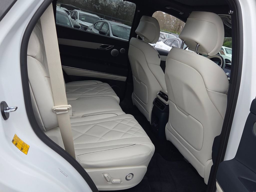 Used 2025 Genesis GV80 3.5T Prestige image 12