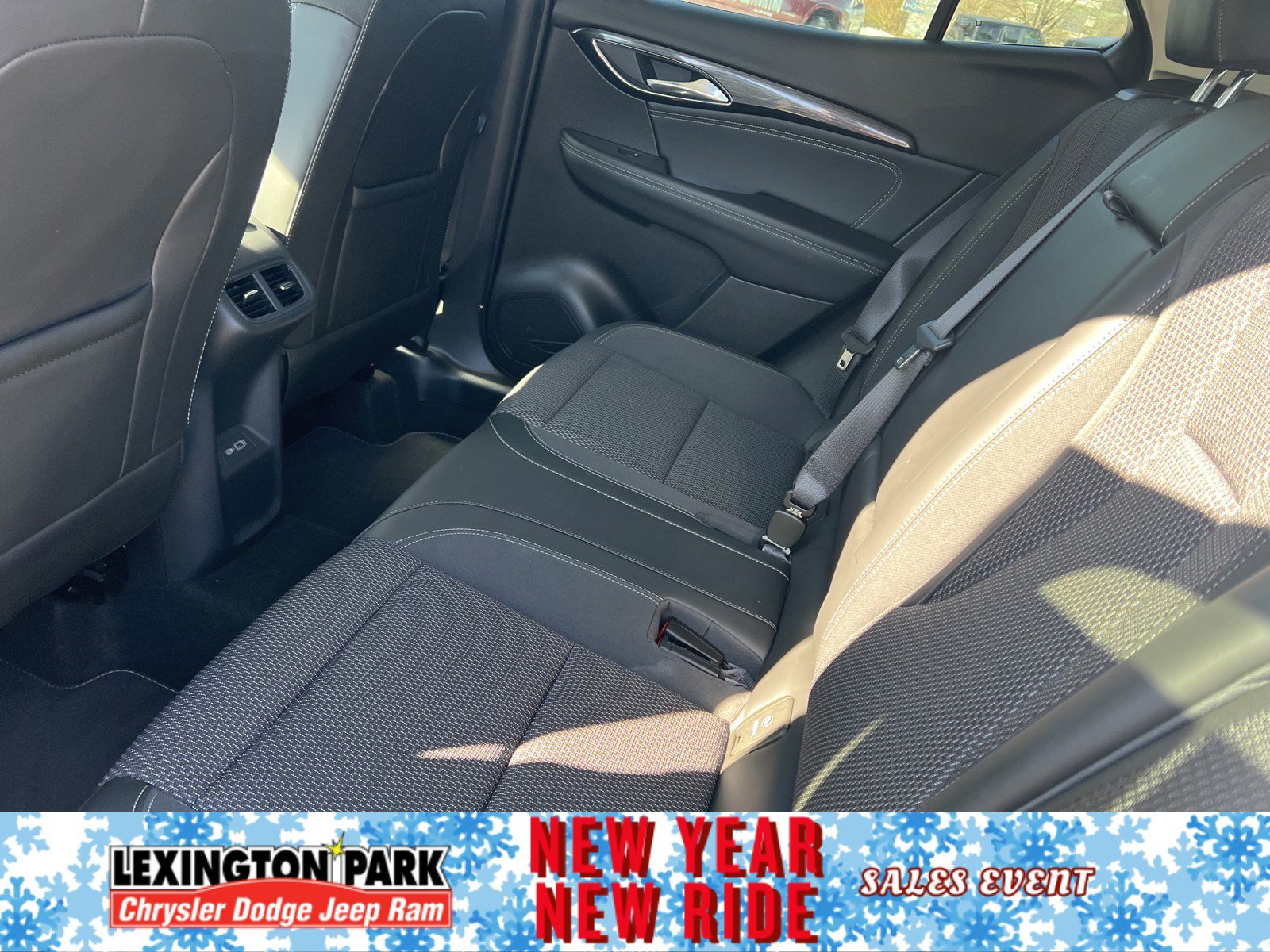 Used 2023 Buick Envision Preferred image 10