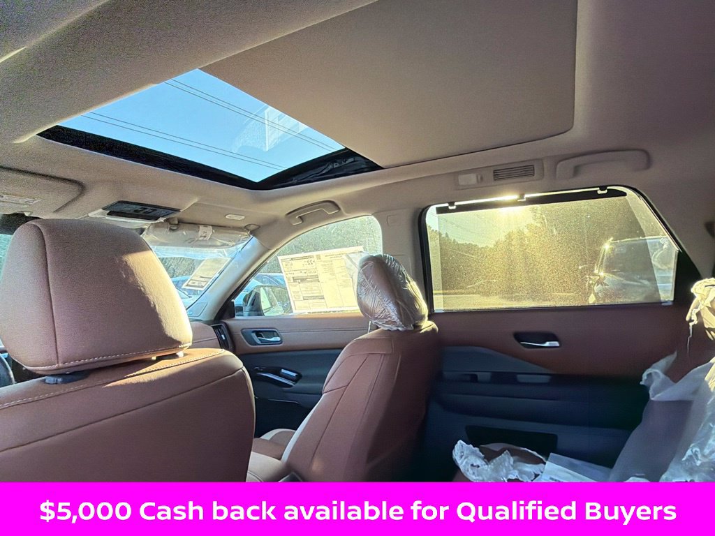 New 2026 Nissan Pathfinder Platinum AWD/4WD image 12