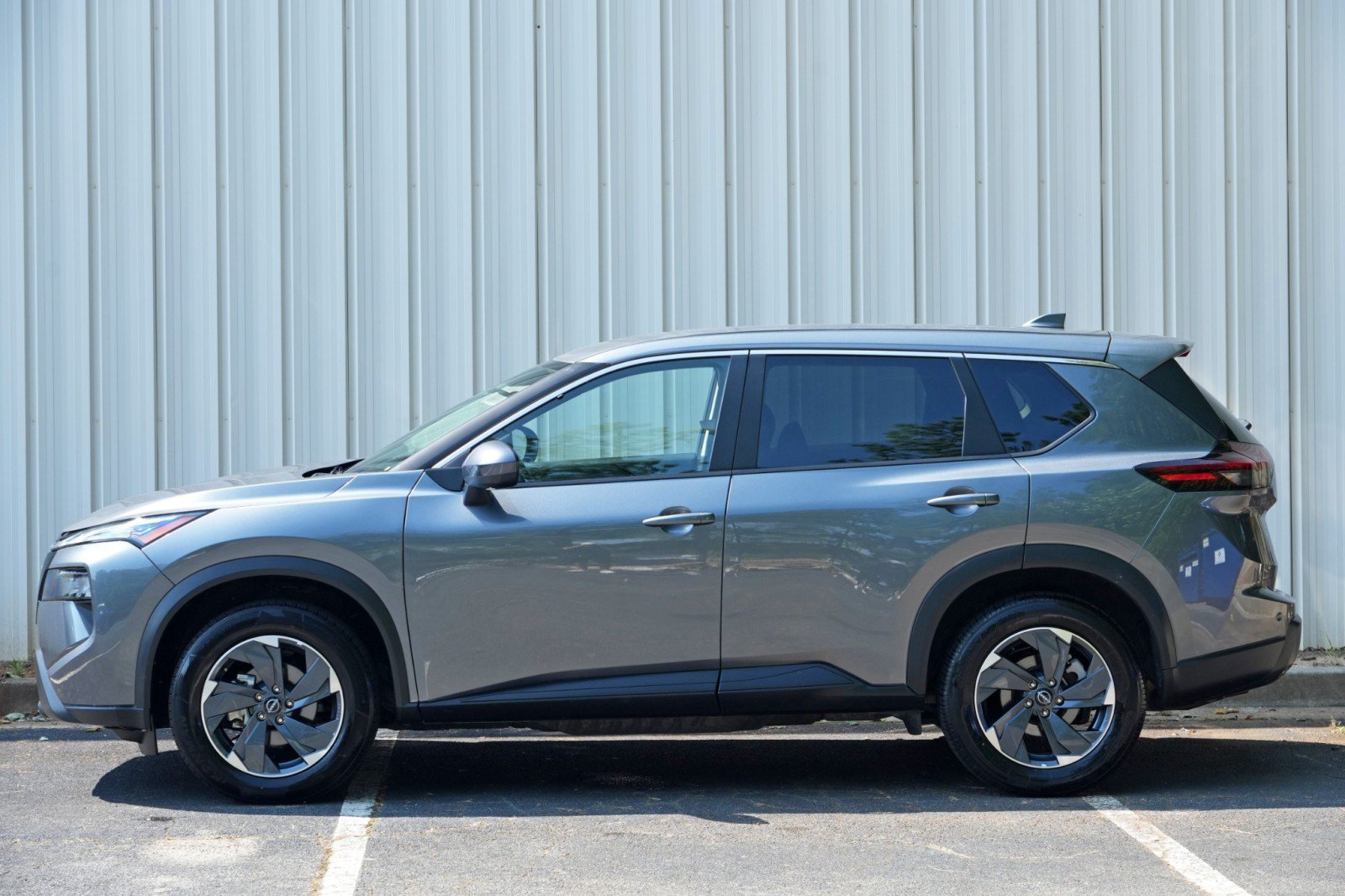 Used 2025 Nissan Rogue SV FWD image 42