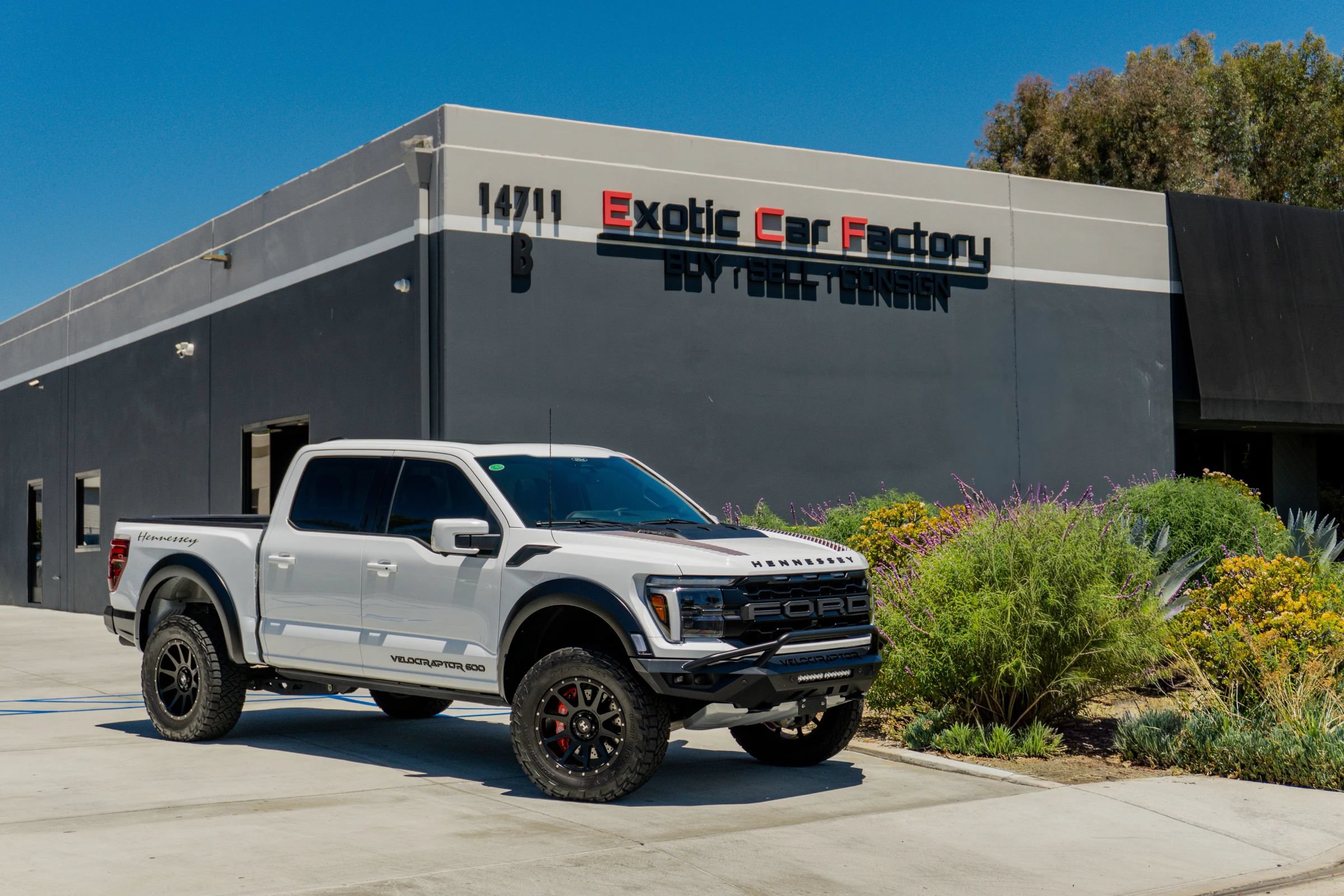 Used 2025 Ford F150 Raptor AWD/4WD image 1