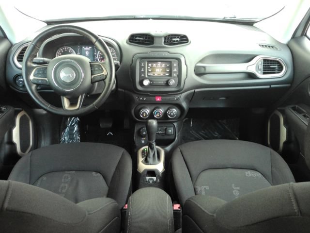 Used 2017 Jeep Renegade Latitude w/ Cold Weather Group AWD/4WD image 3
