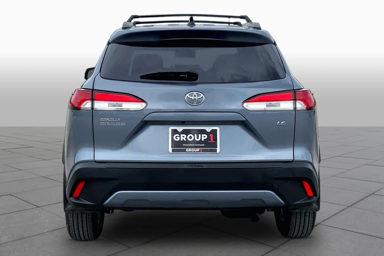 Used 2025 Toyota Corolla Cross LE FWD image 5