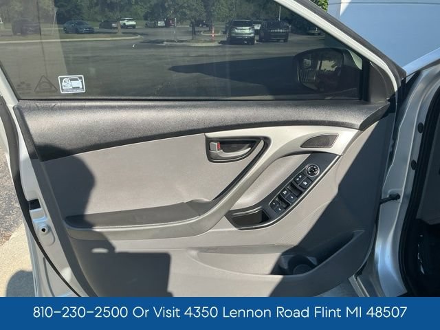 Used 2015 Hyundai Elantra SE FWD image 14