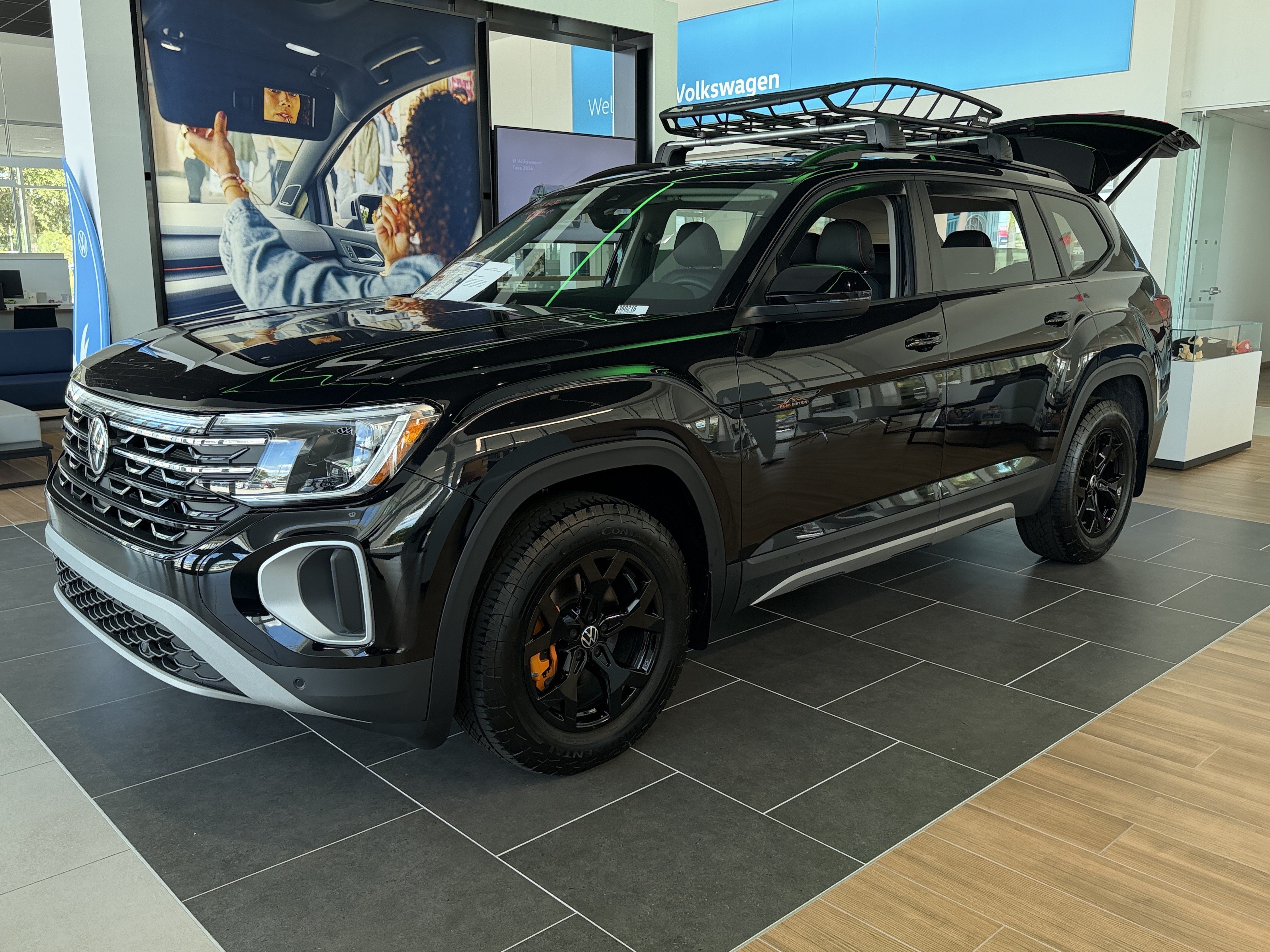 New 2026 Volkswagen Atlas Peak Edition AWD/4WD image 3