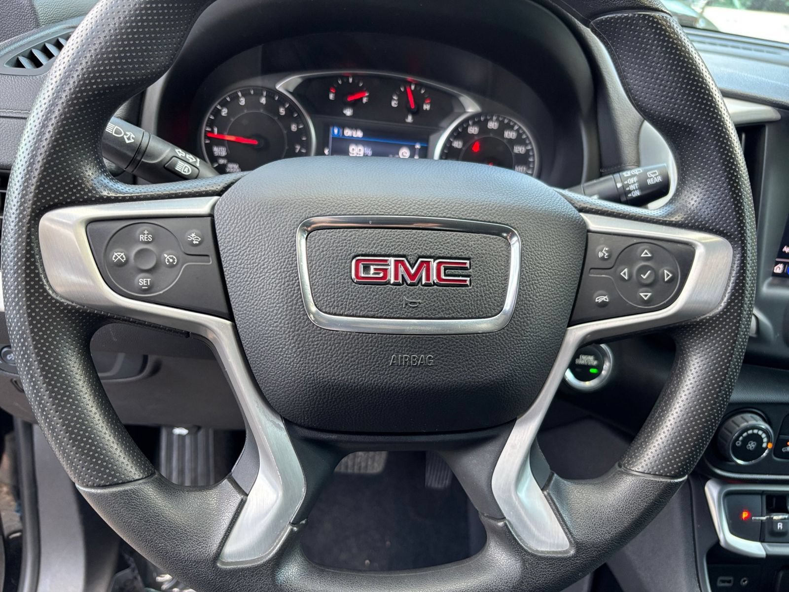Used 2024 GMC Terrain SLE FWD image 27