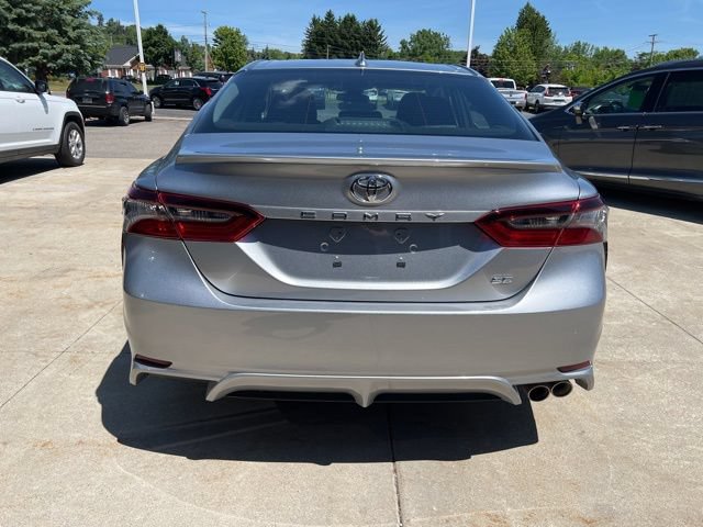 Used 2022 Toyota Camry SE FWD image 5