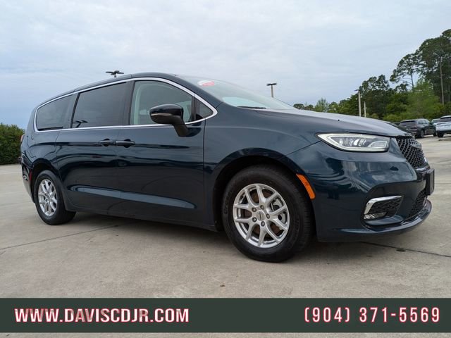 Certified 2023 Chrysler Pacifica Touring-L image 1