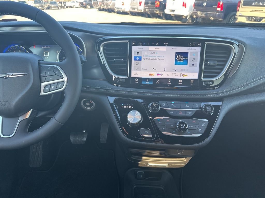 New 2026 Chrysler Pacifica Select image 15
