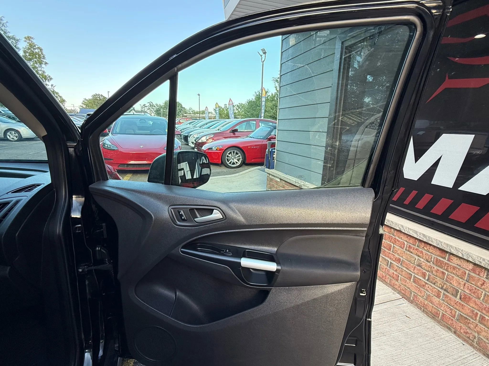 Used 2018 Ford Transit Connect XLT image 26