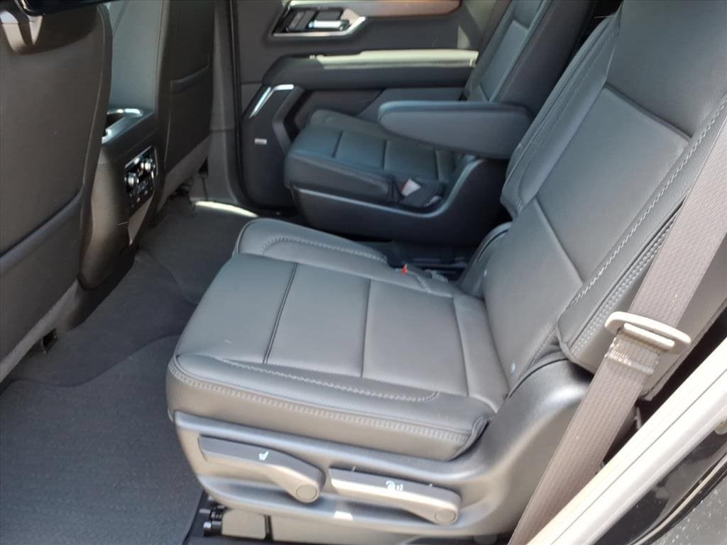 New 2026 GMC Yukon Denali w/ Denali Reserve Package AWD/4WD image 5