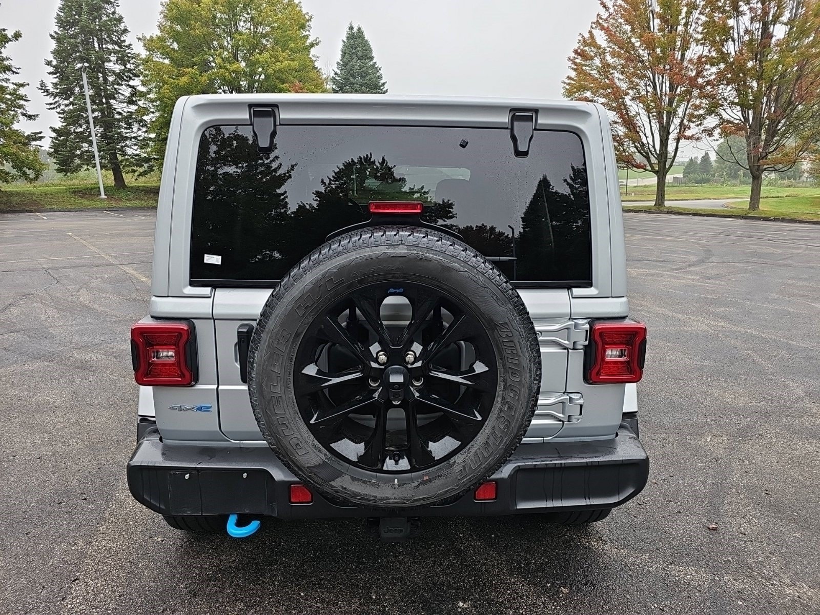 Used 2023 Jeep Wrangler Unlimited Sahara w/ Cold Weather Group AWD/4WD image 5