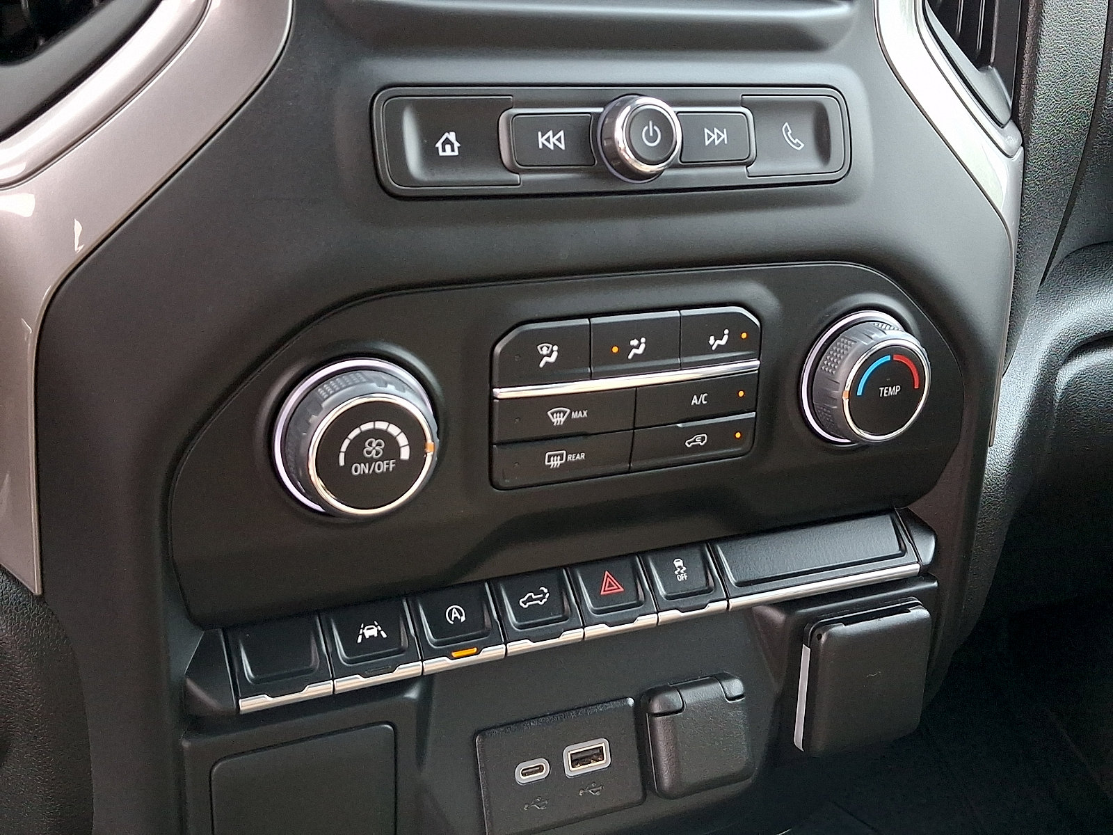 Used 2022 Chevrolet Silverado 1500 Custom w/ LPO, Dark Essentials Package AWD/4WD image 16