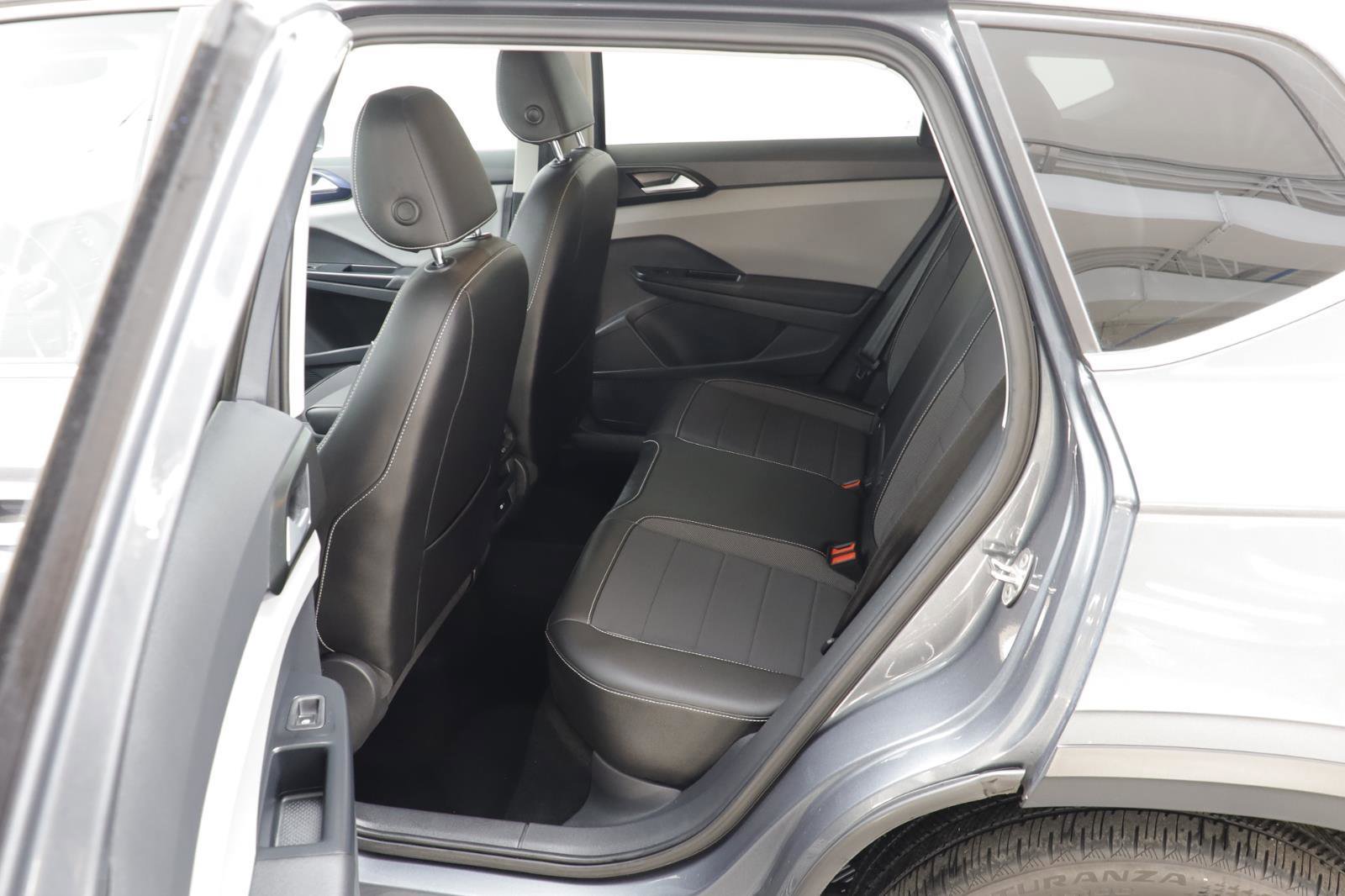 Certified 2023 Volkswagen Taos SE w/ Black Wheel Package image 14