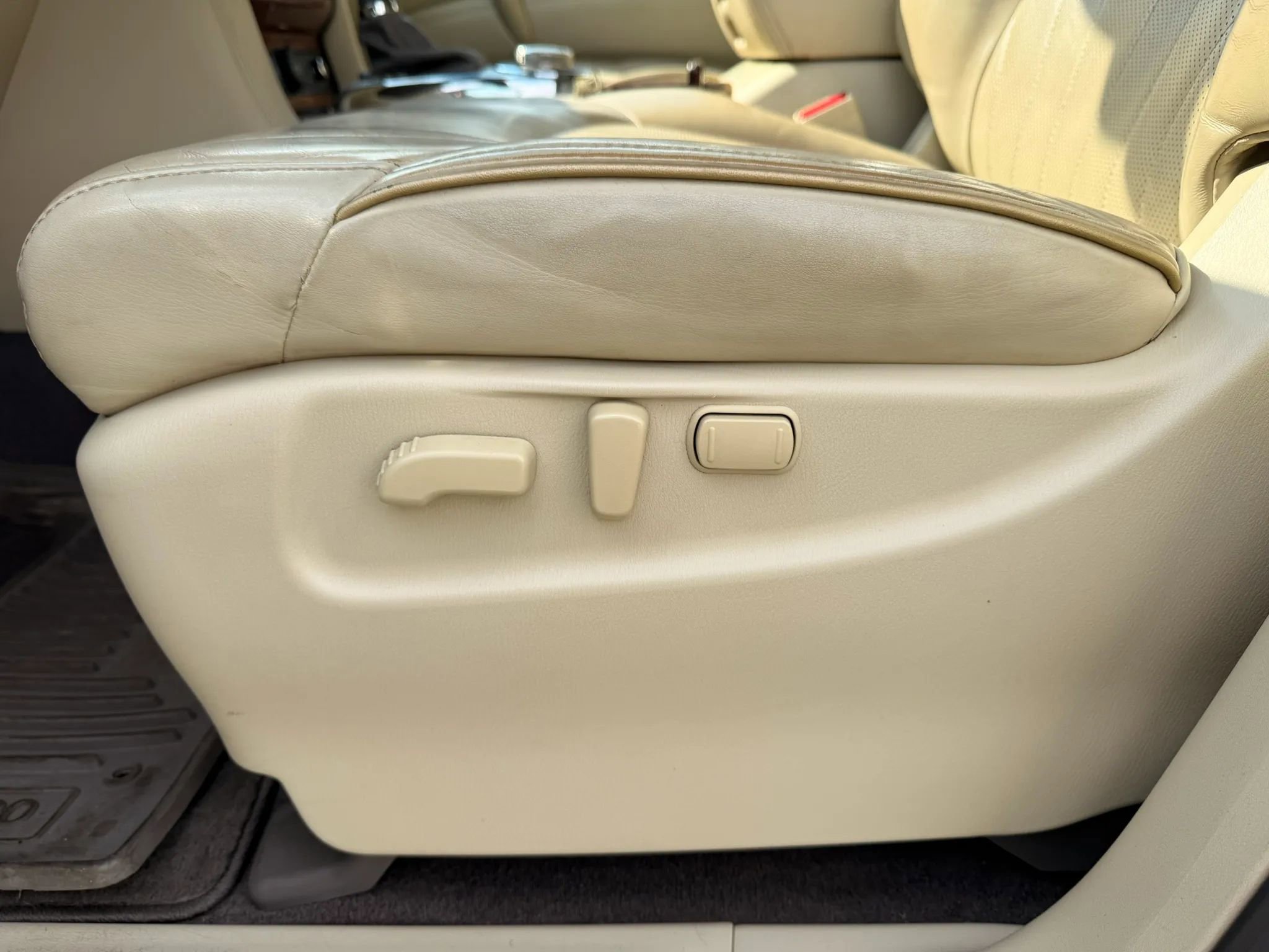 Used 2017 INFINITI QX80 4WD w/ Deluxe Technology Package image 41