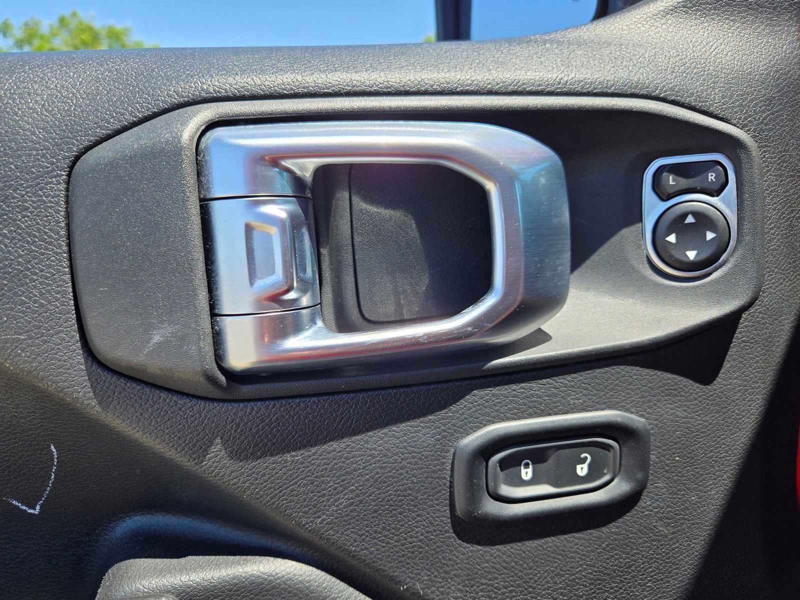 Used 2024 Jeep Wrangler Unlimited Sport AWD/4WD image 14