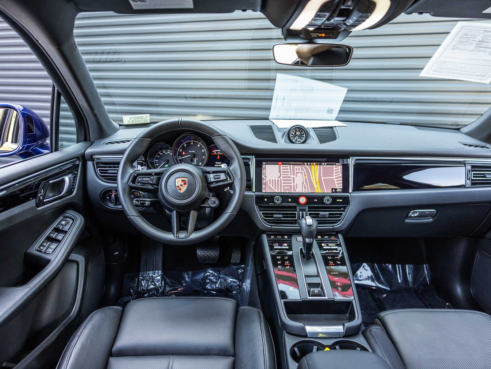Certified 2026 Porsche Macan AWD/4WD image 11