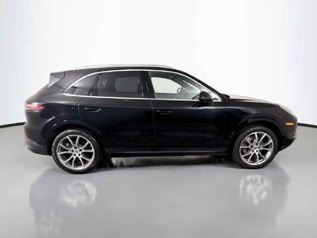 Used 2023 Porsche Cayenne w/ Premium Package AWD/4WD image 11