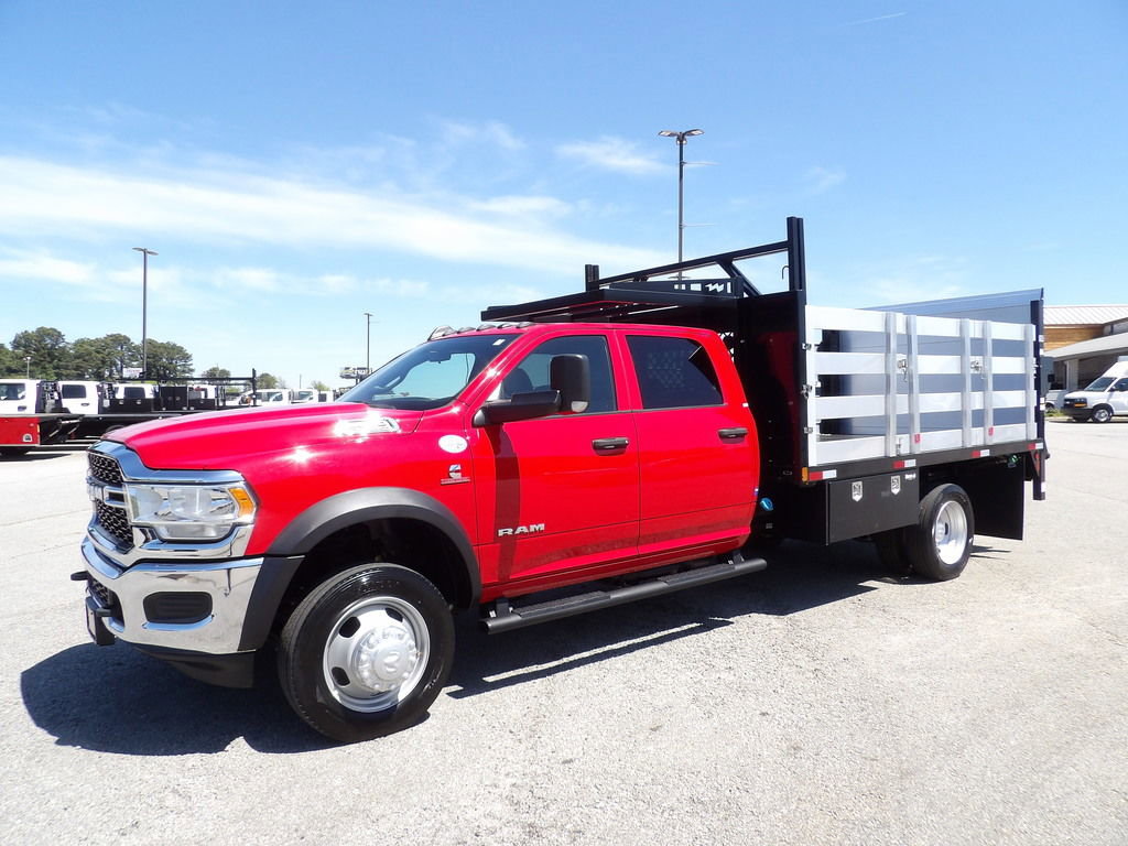 Used 2021 RAM 5500 Tradesman w/ Chrome Appearance Group RWD image 3