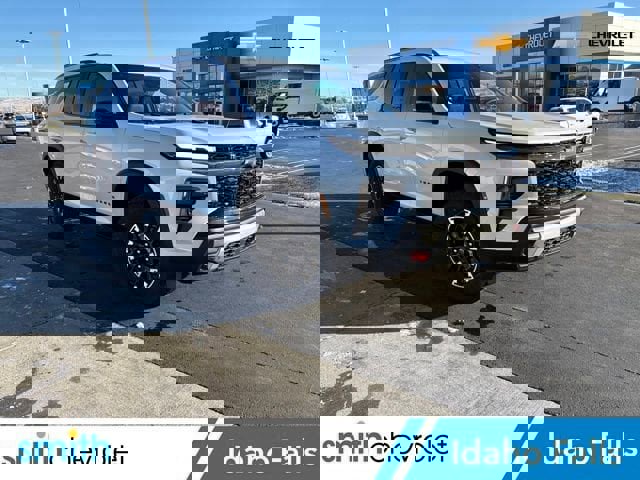 New 2026 Chevrolet Traverse Z71 w/ Driver Confidence Package image 1