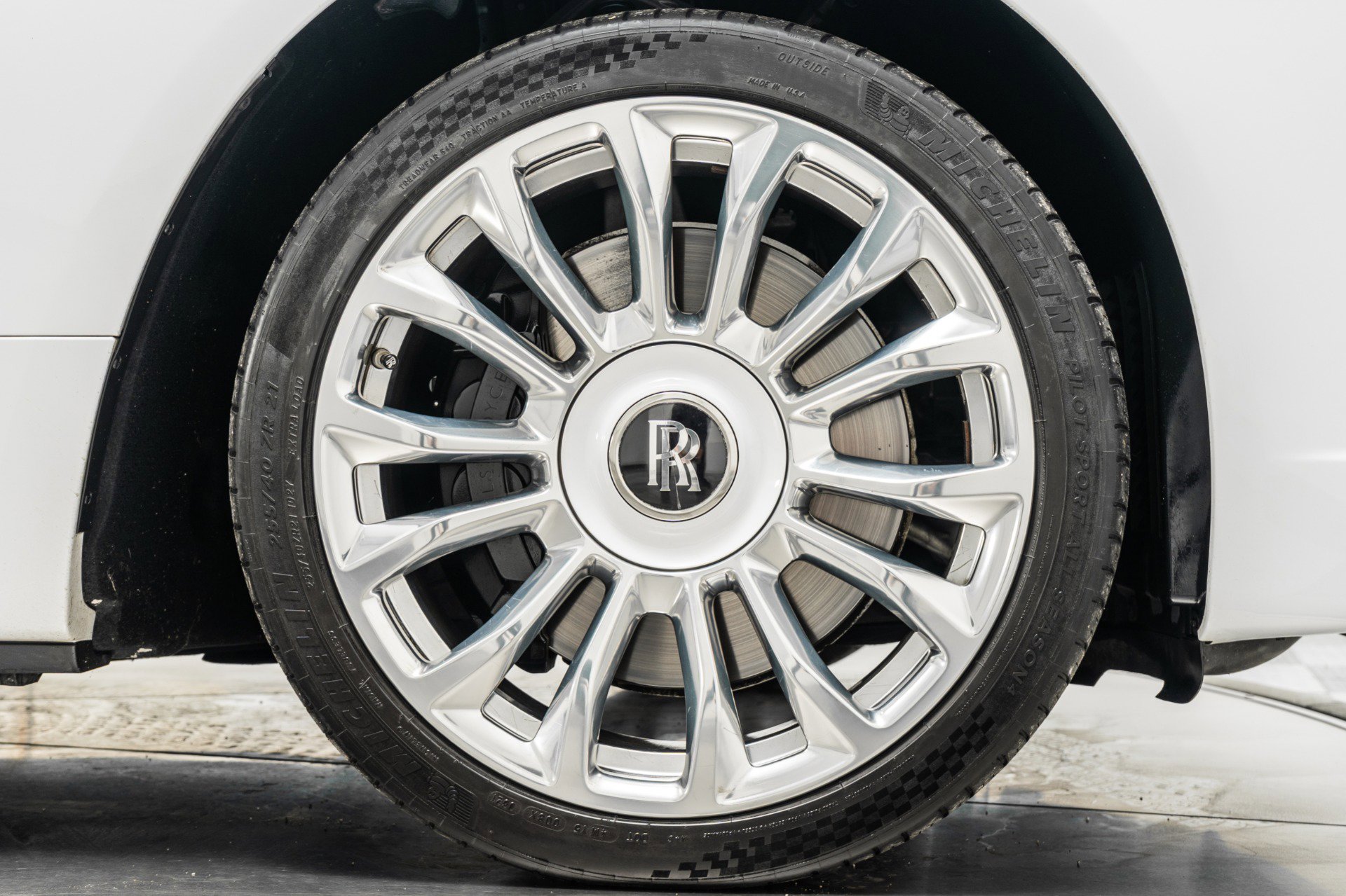 Used 2019 Rolls-Royce Dawn image 47