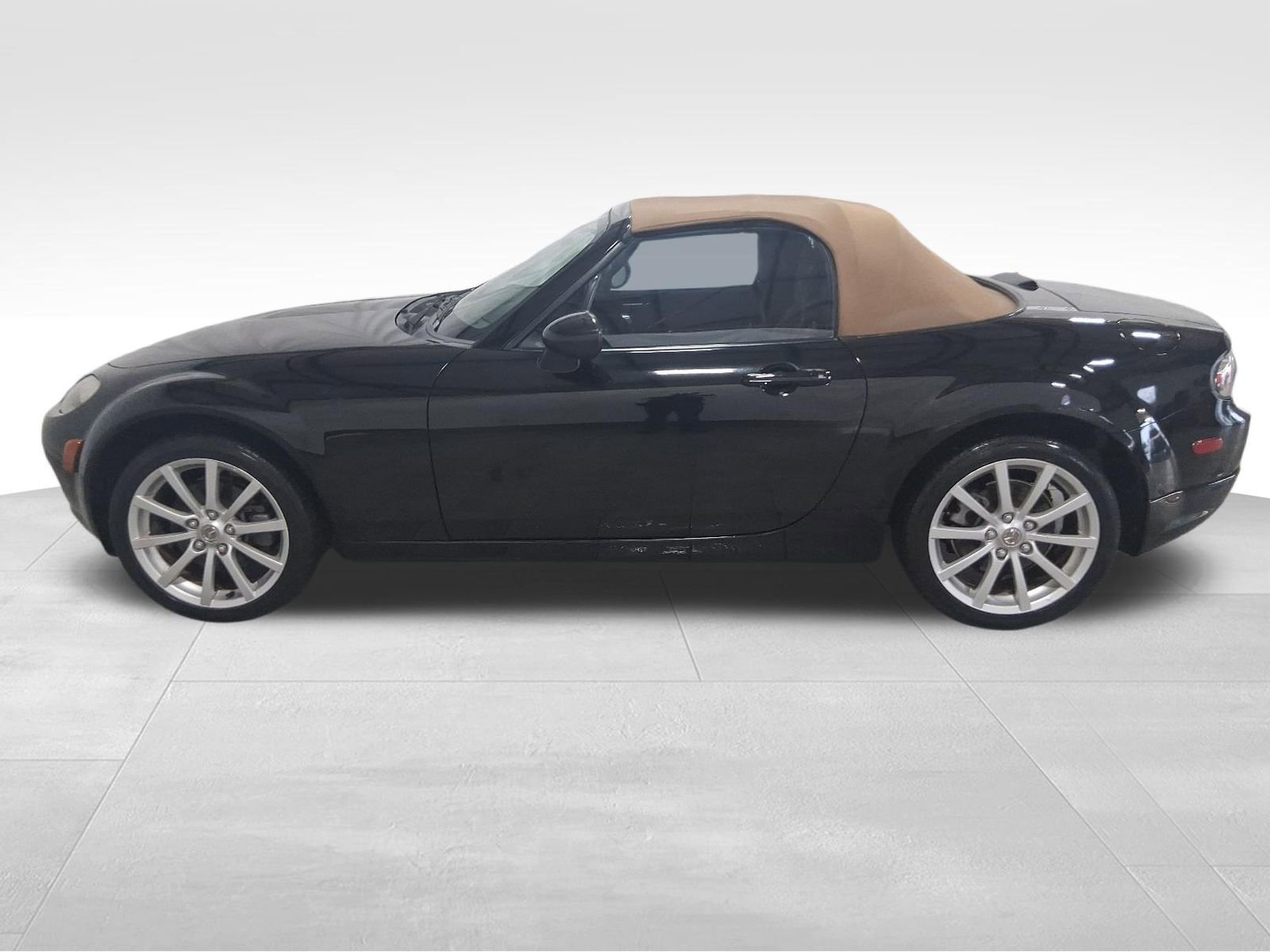Used 2006 MAZDA MX-5 Miata Grand Touring RWD image 8