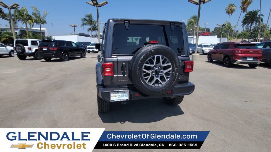 Used 2025 Jeep Wrangler Unlimited Sahara AWD/4WD image 7