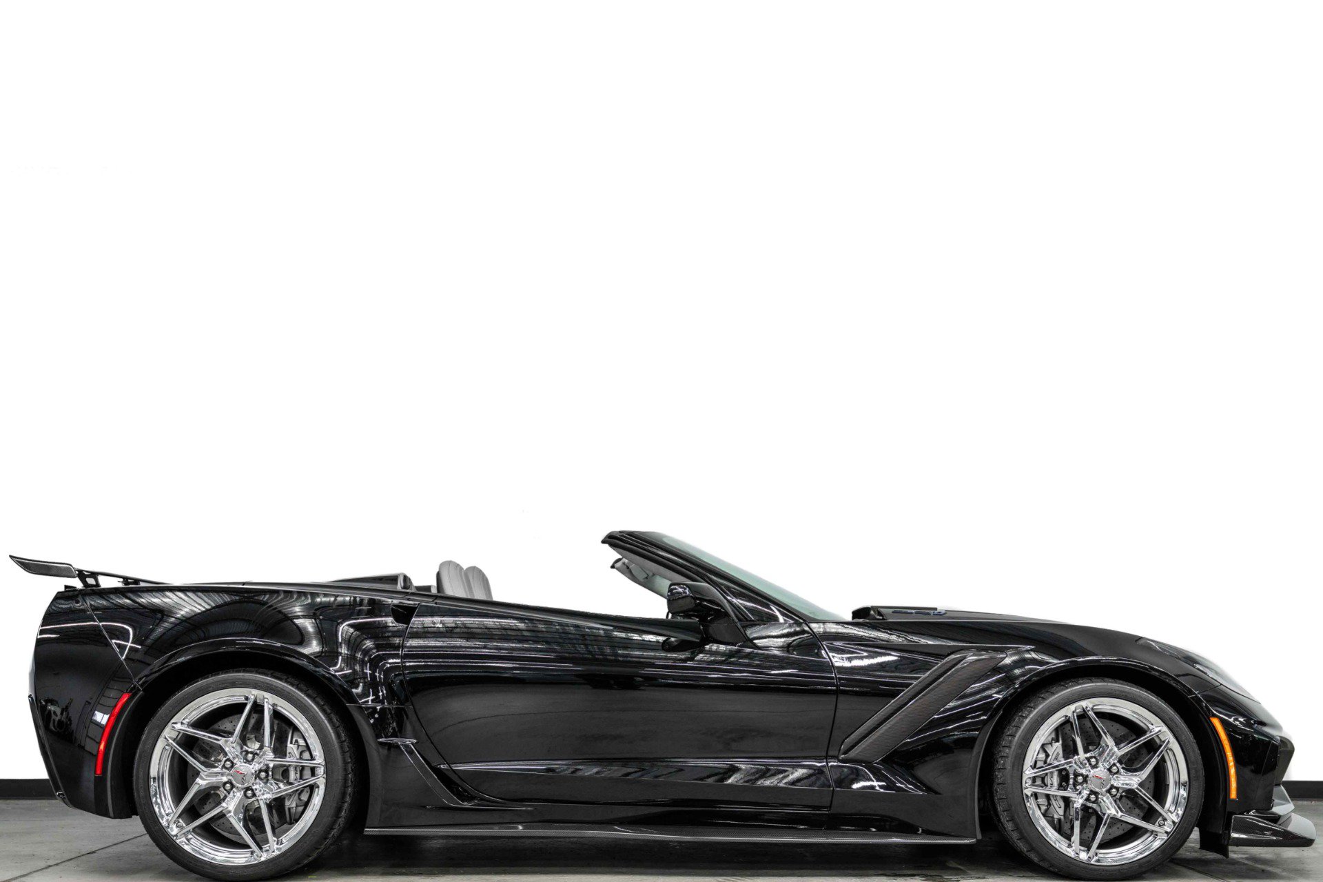Used 2019 Chevrolet Corvette ZR1 RWD image 2