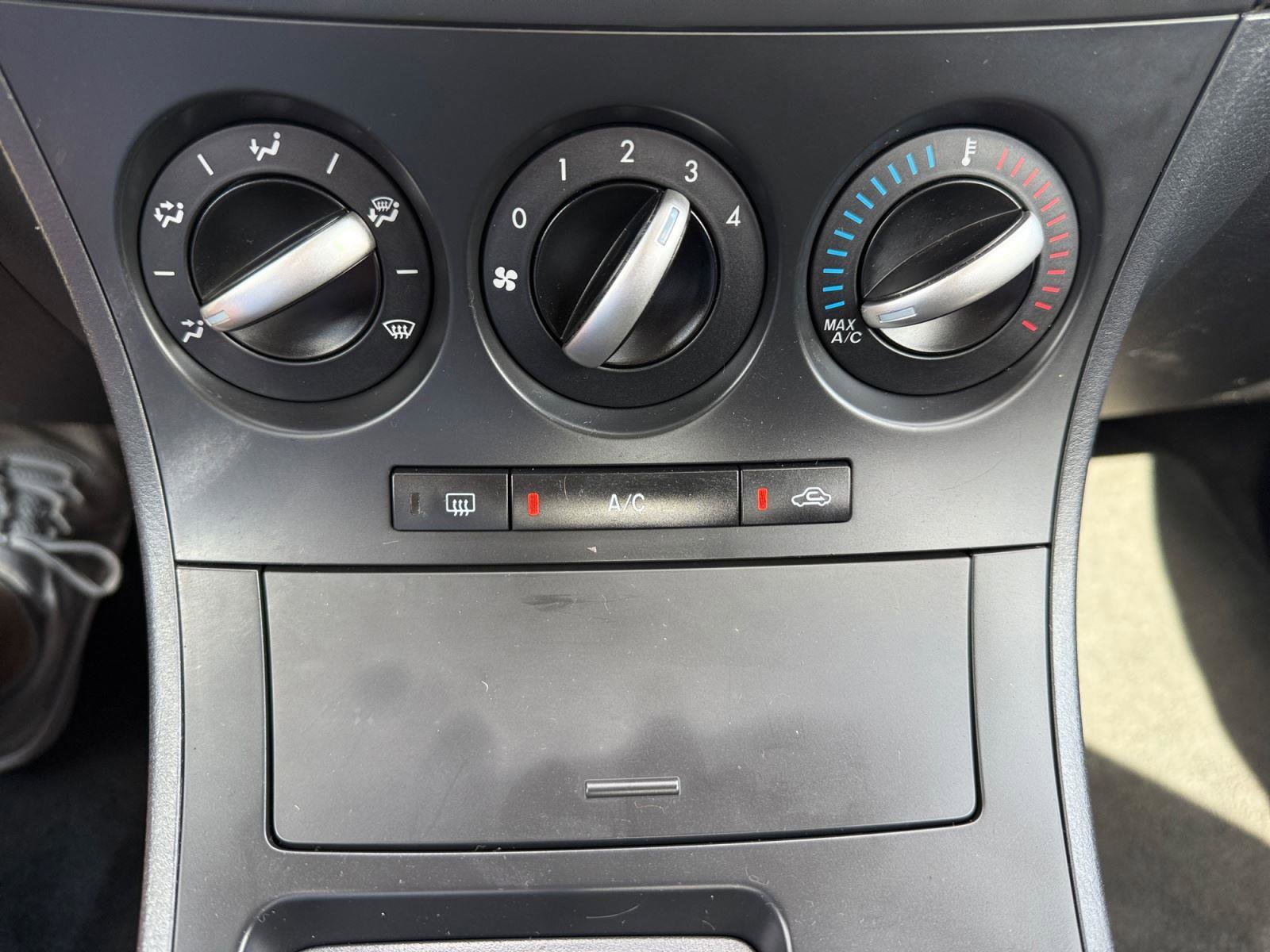 Used 2012 MAZDA MAZDA3 i Sport image 24