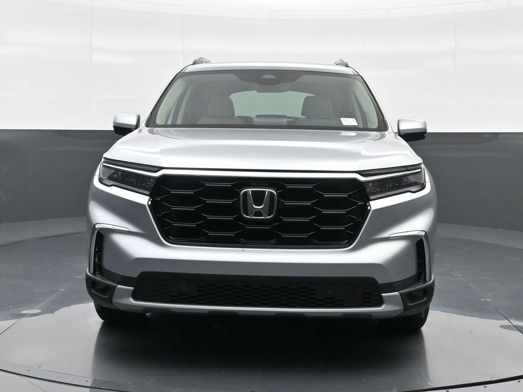 Used 2025 Honda Pilot Touring image 14