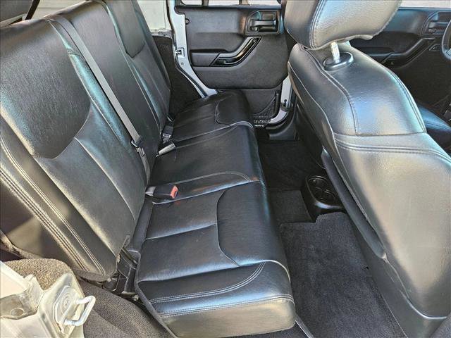 Used 2015 Jeep Wrangler Unlimited Sahara image 17