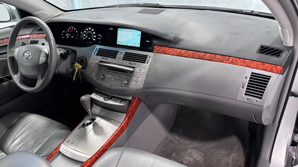 Used 2005 Toyota Avalon XLS image 17