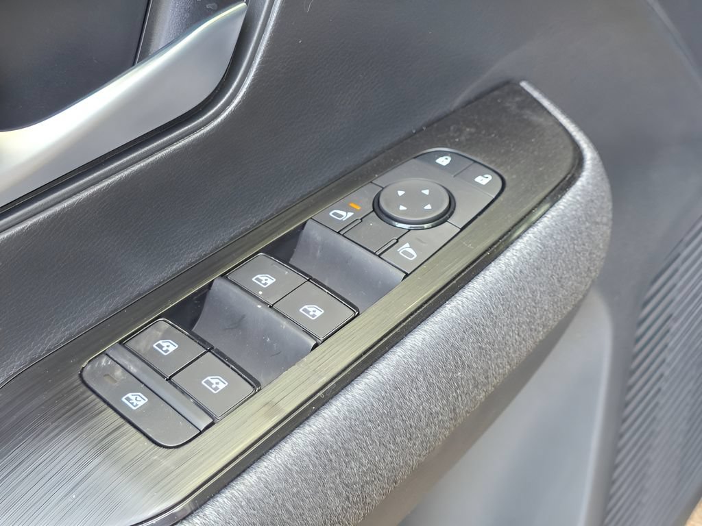New 2026 Nissan Kicks SV w/ SV Premium Package FWD image 13