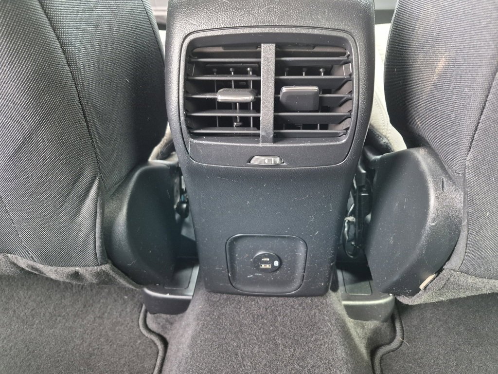 Used 2020 Ford Escape SE image 26