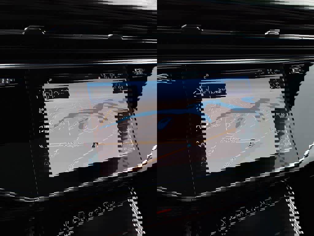 Used 2019 Audi Q8 Prestige w/ Year 1 Package image 18