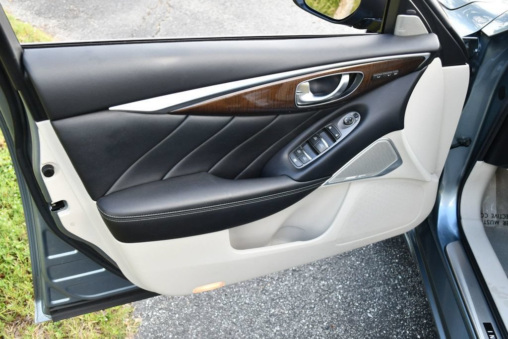 Used 2018 INFINITI Q50 Luxe w/ Sensory Package (Luxe) RWD image 11