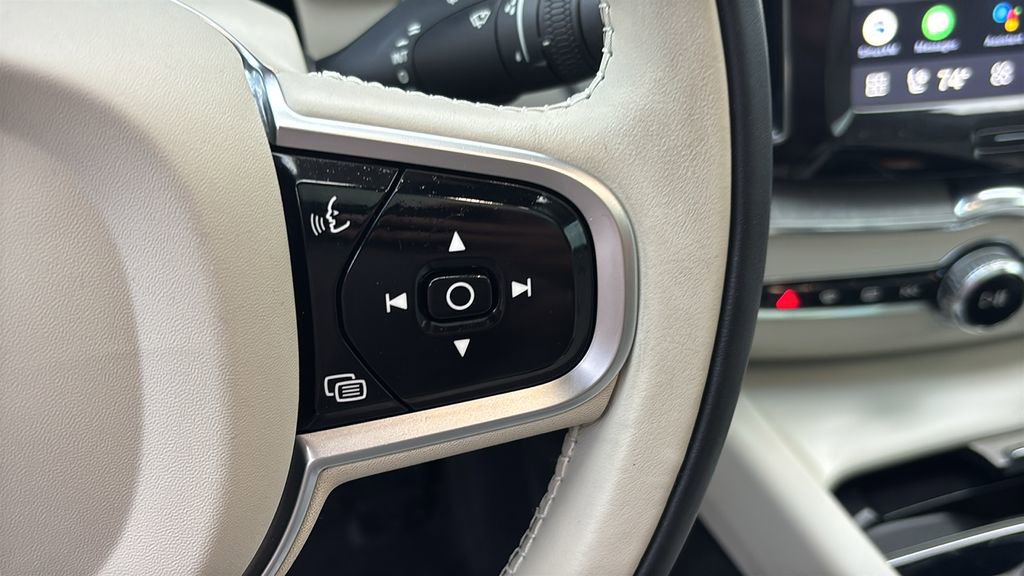 Used 2023 Volvo XC60 B5 Plus w/ Climate Package image 18