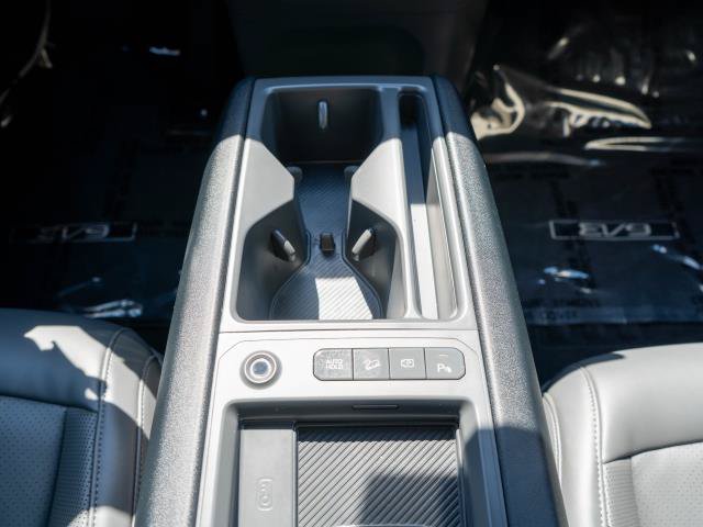 Certified 2024 Kia EV9 Wind AWD/4WD image 32