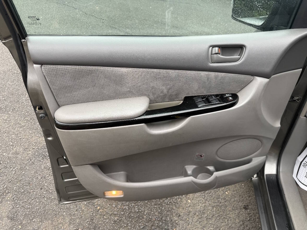 Used 2005 Toyota Sienna LE AWD/4WD image 11